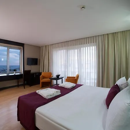 The Beyaz Saray & - Special Category Isztambul